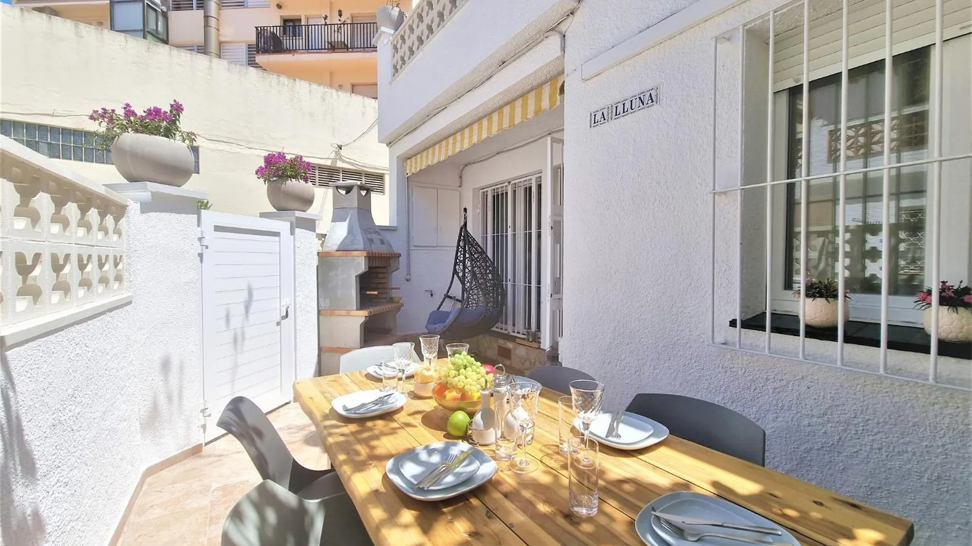 Beautifully Renovated Villa In L Escala L' Escala